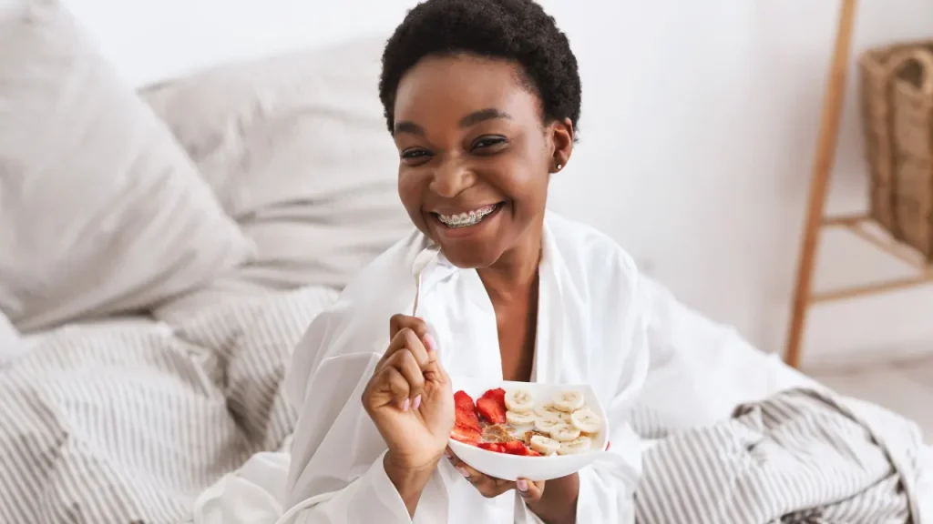 Lady having healthy diet.